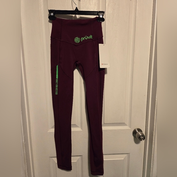 NWT Lululemun Sport Women's Size 2 Color Burgandy